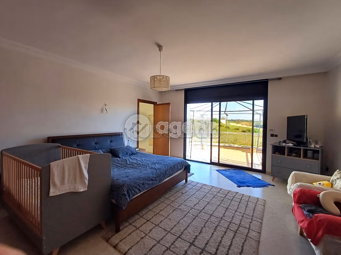 Villa à vendre 3 000 m², 8 chambres Souissi Rabat