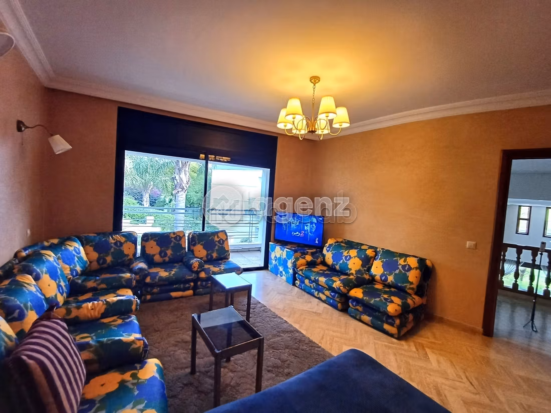 Villa à vendre 3 000 m², 8 chambres Souissi Rabat