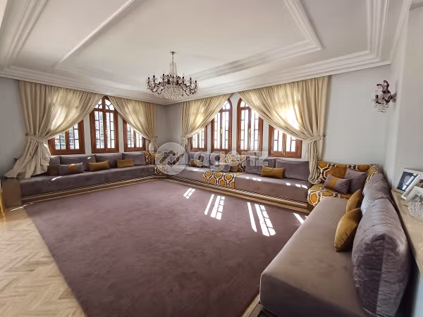 Eccezionale villa in vendita a Souissi. 8 belle camere da letto. Giardino, terrazzo