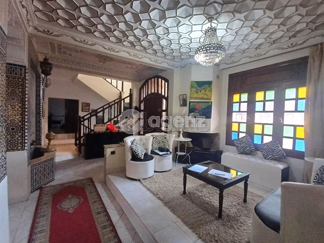 Villa à vendre 373 m², 9 chambres Hay Ach chbanat Rabat