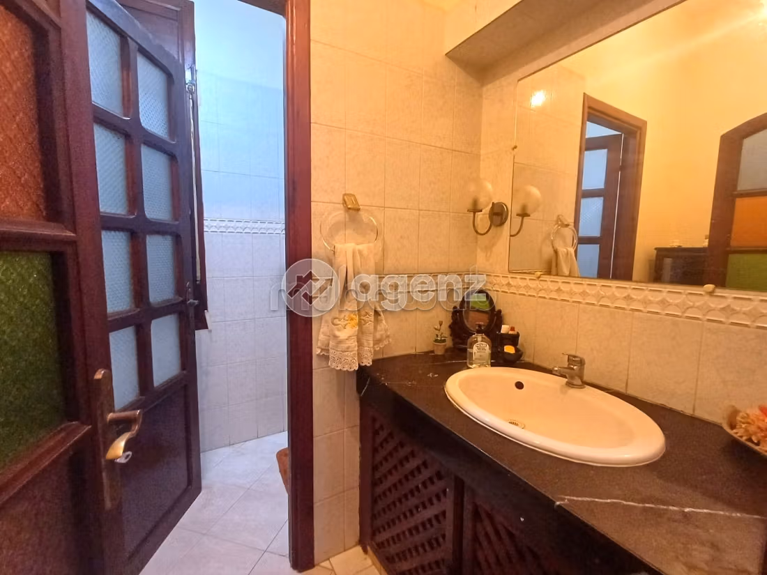 Villa à vendre 373 m², 9 chambres Hay Ach chbanat Rabat