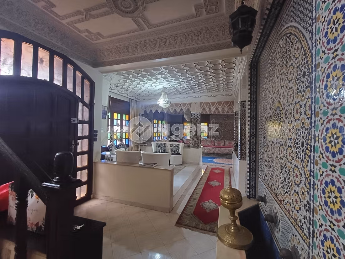 Villa à vendre 373 m², 9 chambres Hay Ach chbanat Rabat