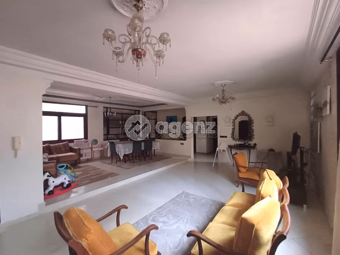 Villa à vendre 373 m², 9 chambres Hay Ach chbanat Rabat