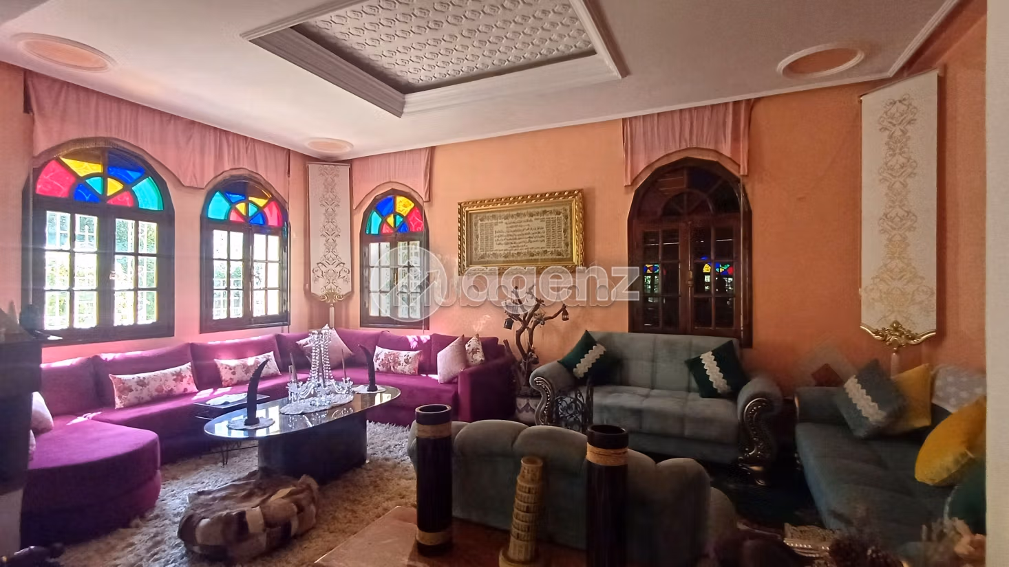 Luxury home for sale in Riyad. 5 beautiful rooms. Car park