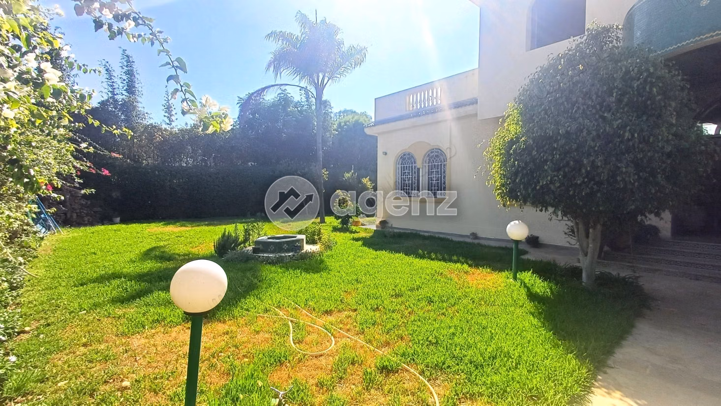 Luxury home for sale in Riyad. 5 beautiful rooms. Car park