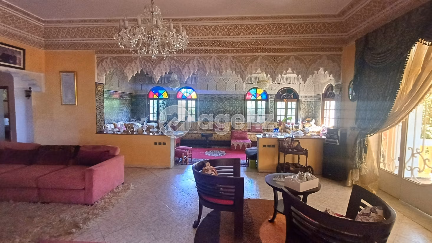 Luxury home for sale in Riyad. 5 beautiful rooms. Car park
