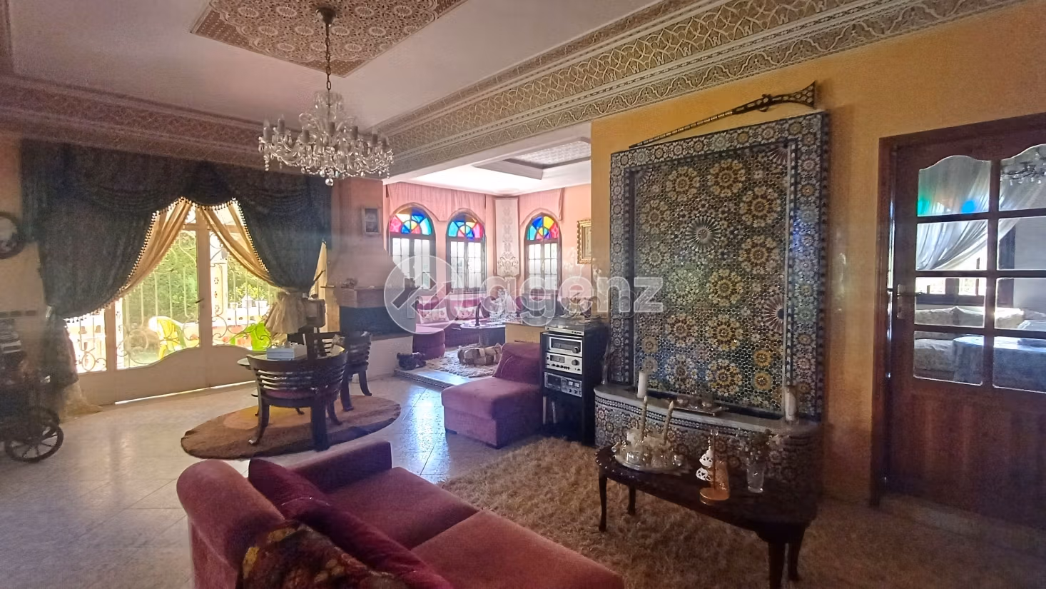 Luxury home for sale in Riyad. 5 beautiful rooms. Car park