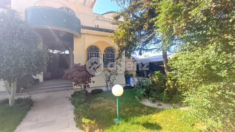 Villa à vendre 976 m², 5 chambres Hay Riad Rabat