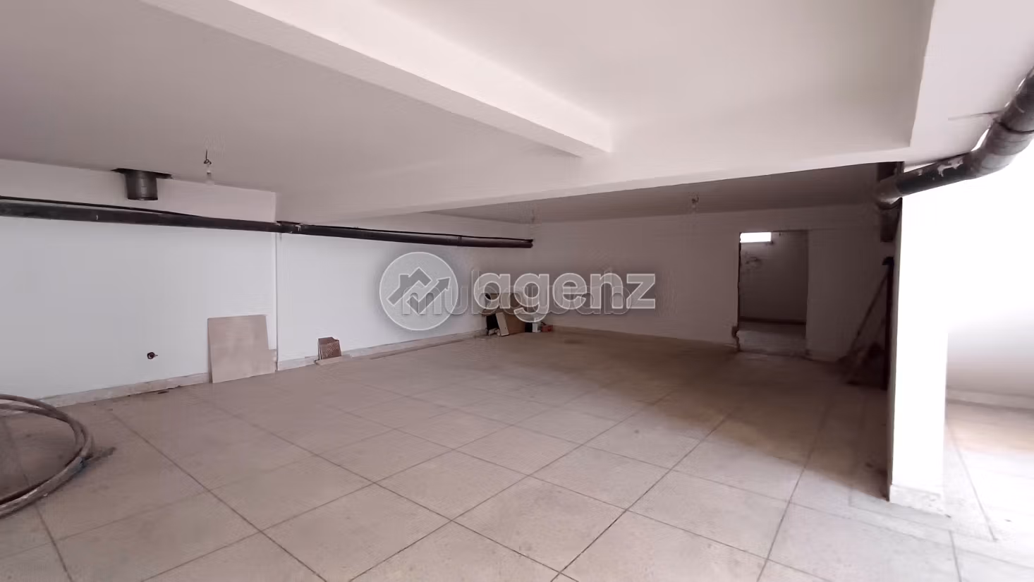 Offices & shops for sale. Surface area 155 m²