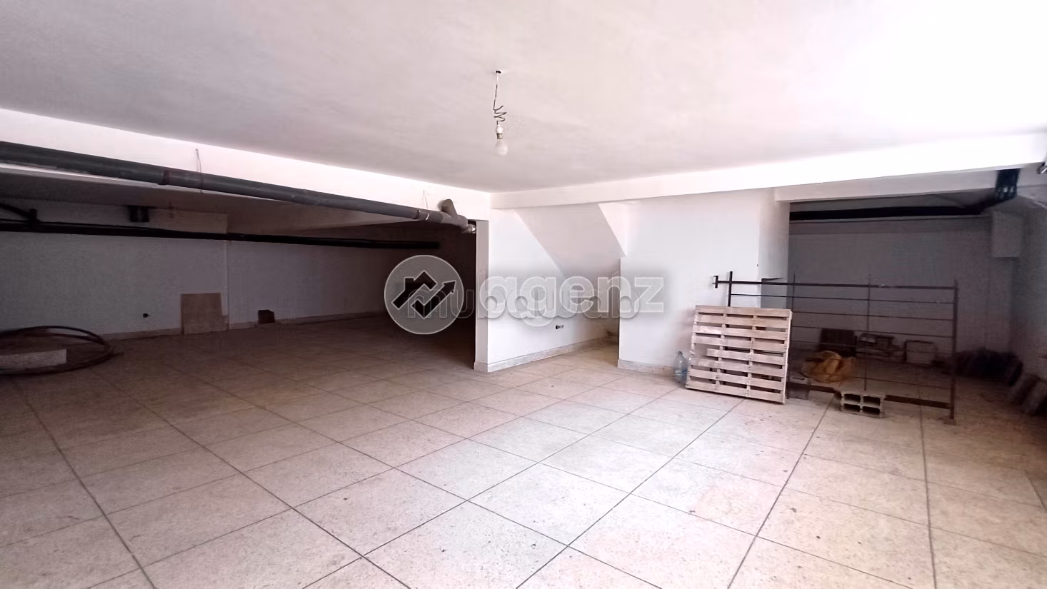 Offices & shops for sale. Surface area 155 m²