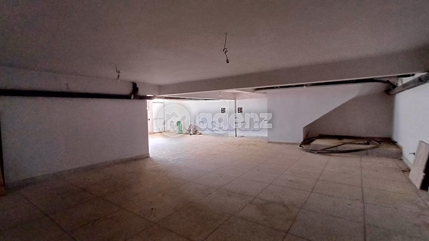 Offices & shops for sale. Surface area 155 m²