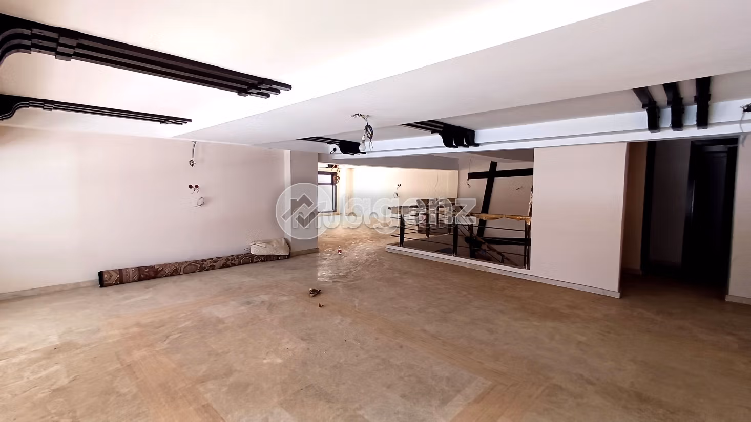 Offices & shops for sale. Surface area 155 m²