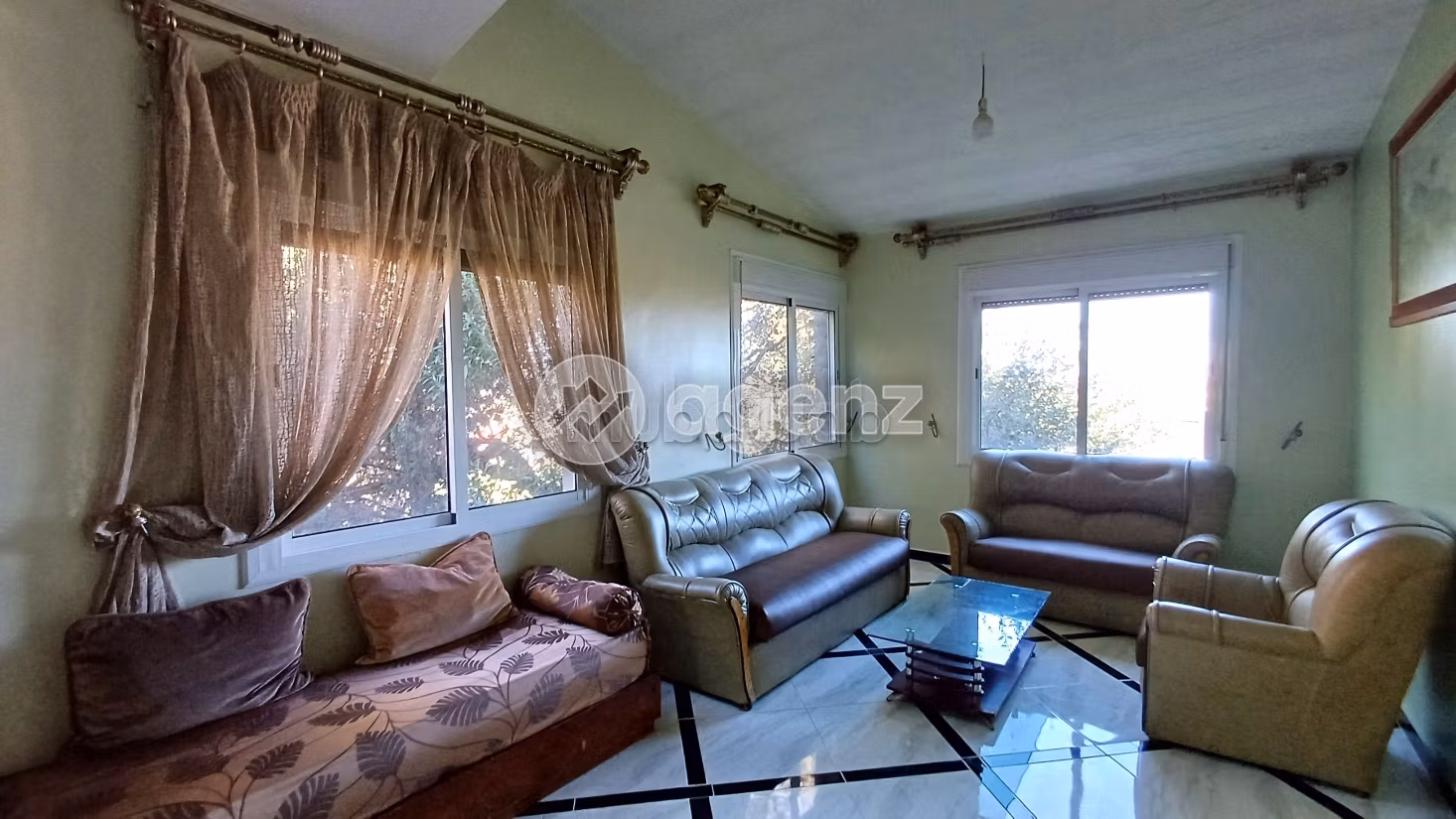 Luxury villa for sale. Small area 650 m². Cellar