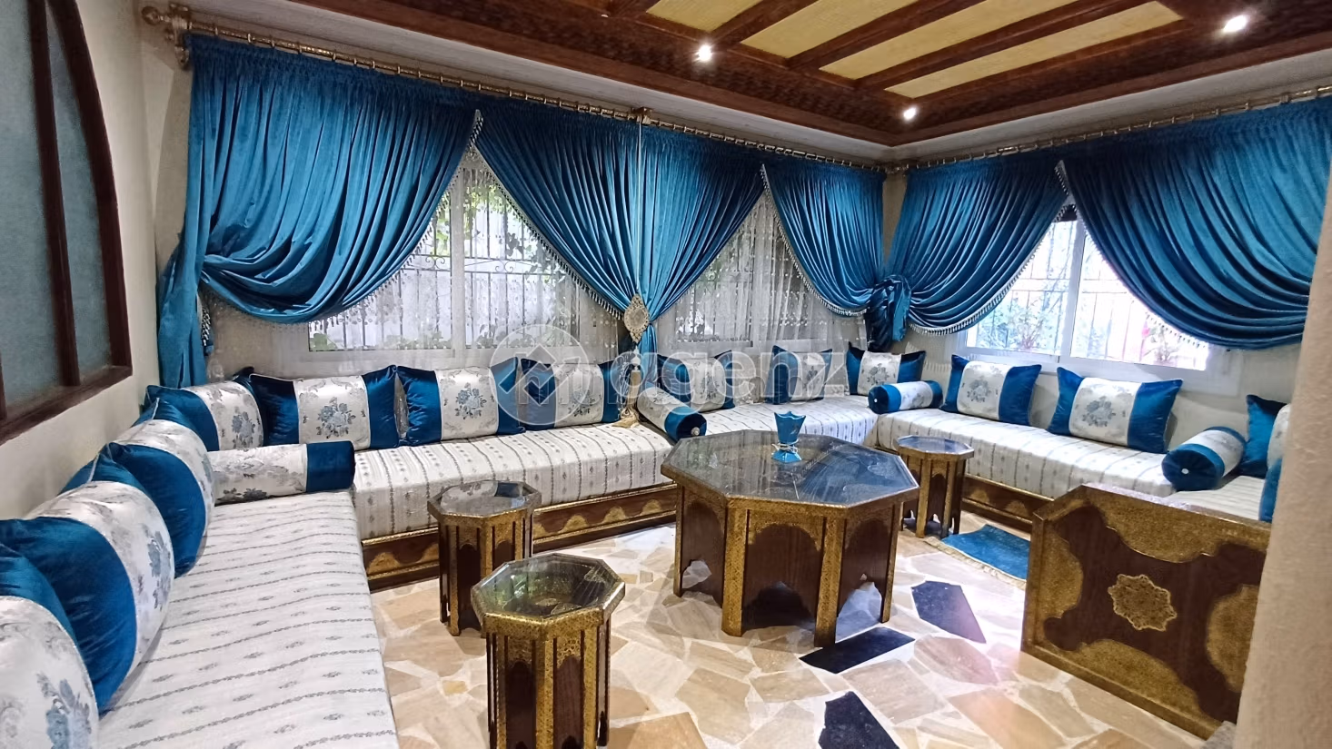 Luxury villa for sale. Small area 650 m². Cellar