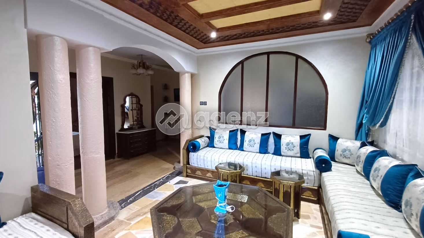 Luxury villa for sale. Small area 650 m². Cellar
