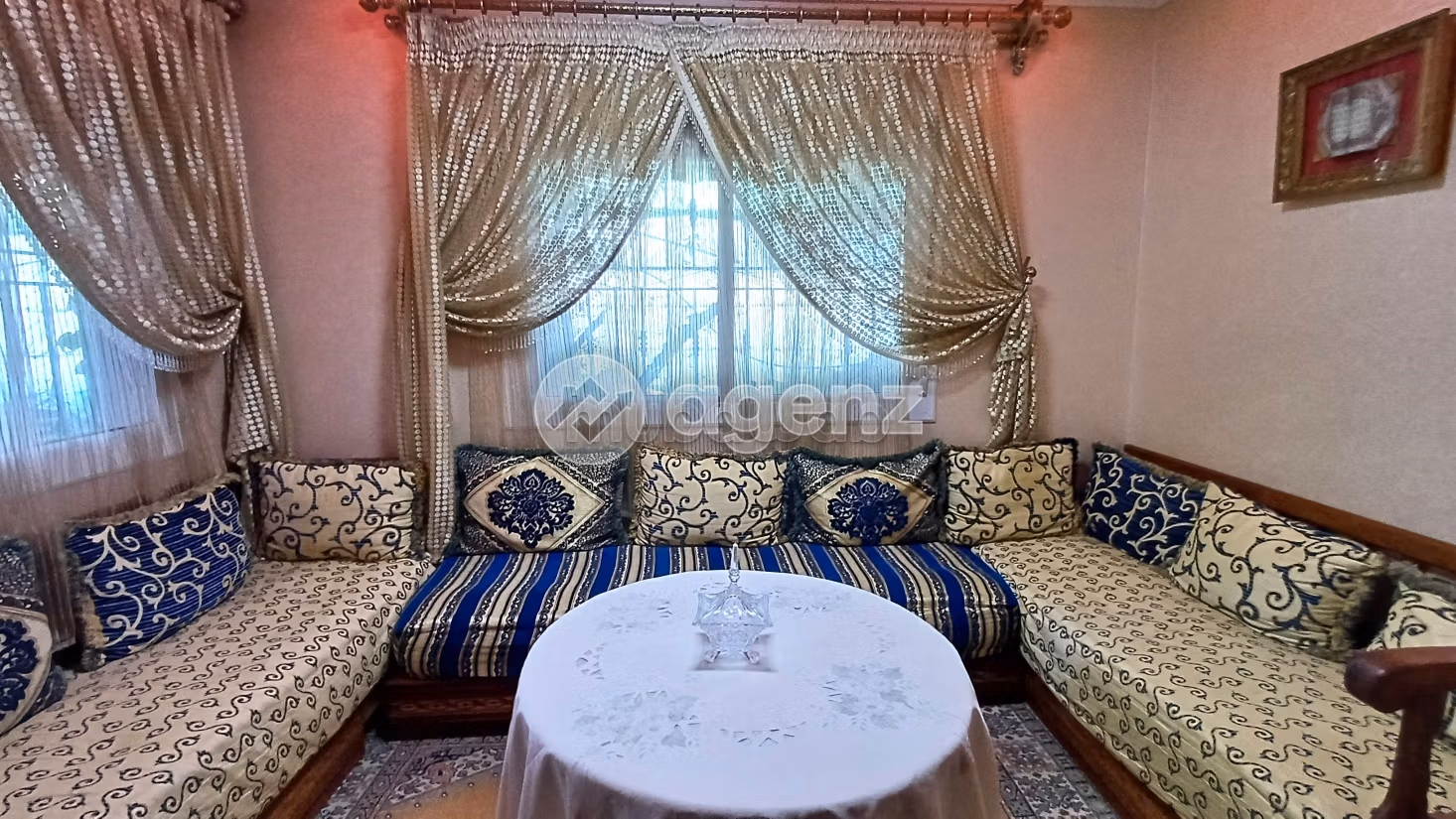 Luxury villa for sale. Small area 650 m². Cellar