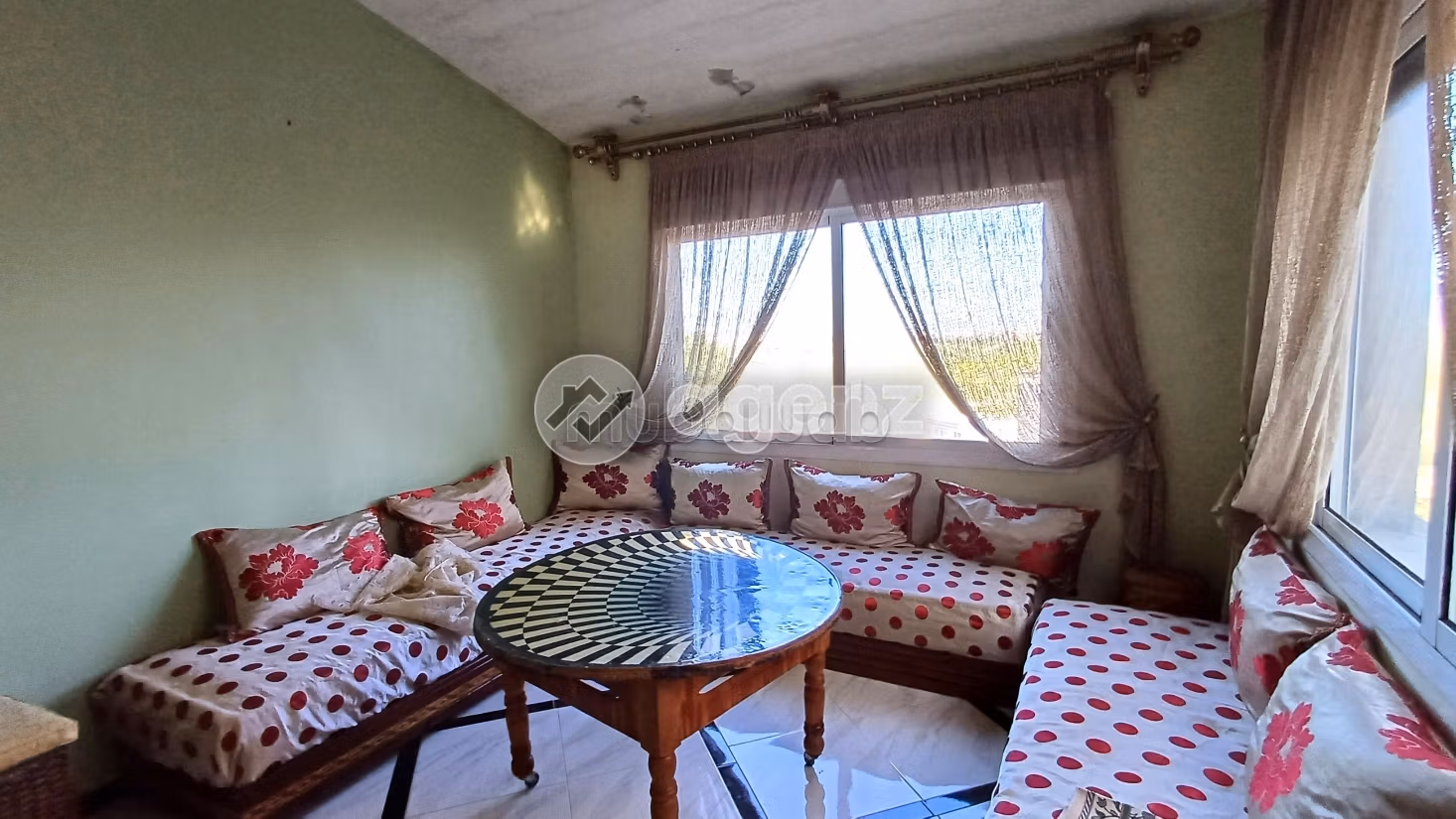 Luxury villa for sale. Small area 650 m². Cellar