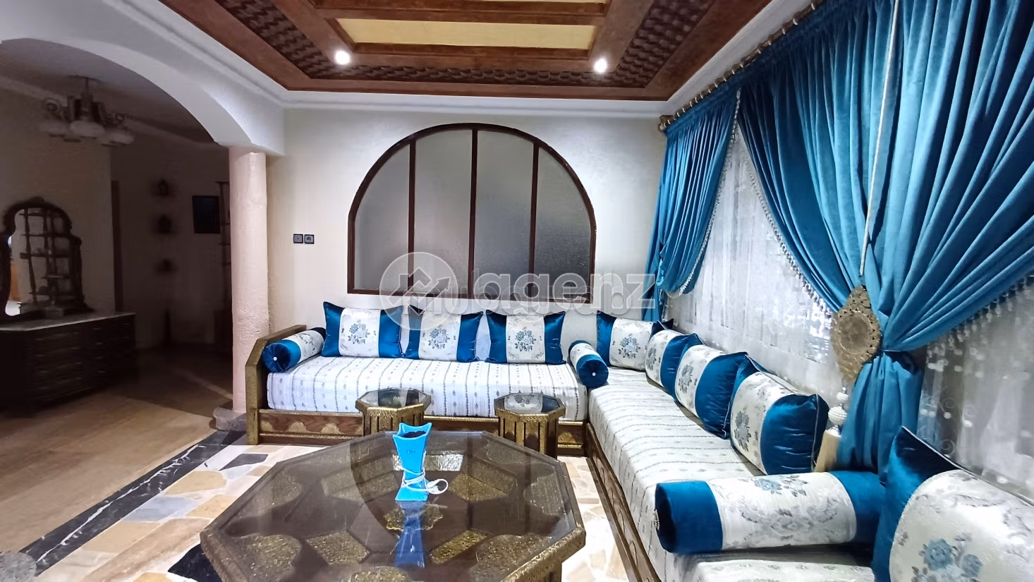 Luxury villa for sale. Small area 650 m². Cellar