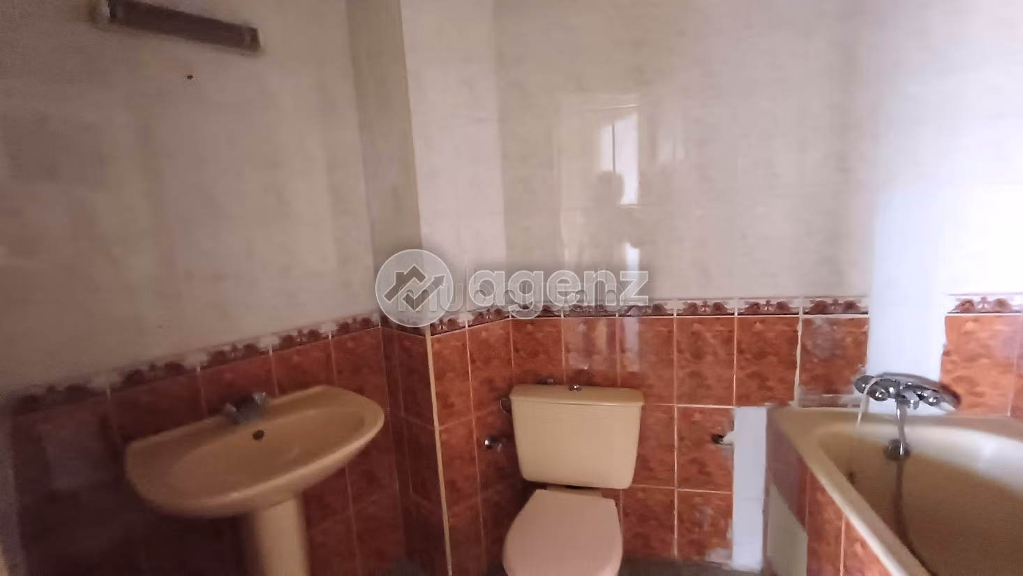 Appartement 100 m² à La Gironde — 17
