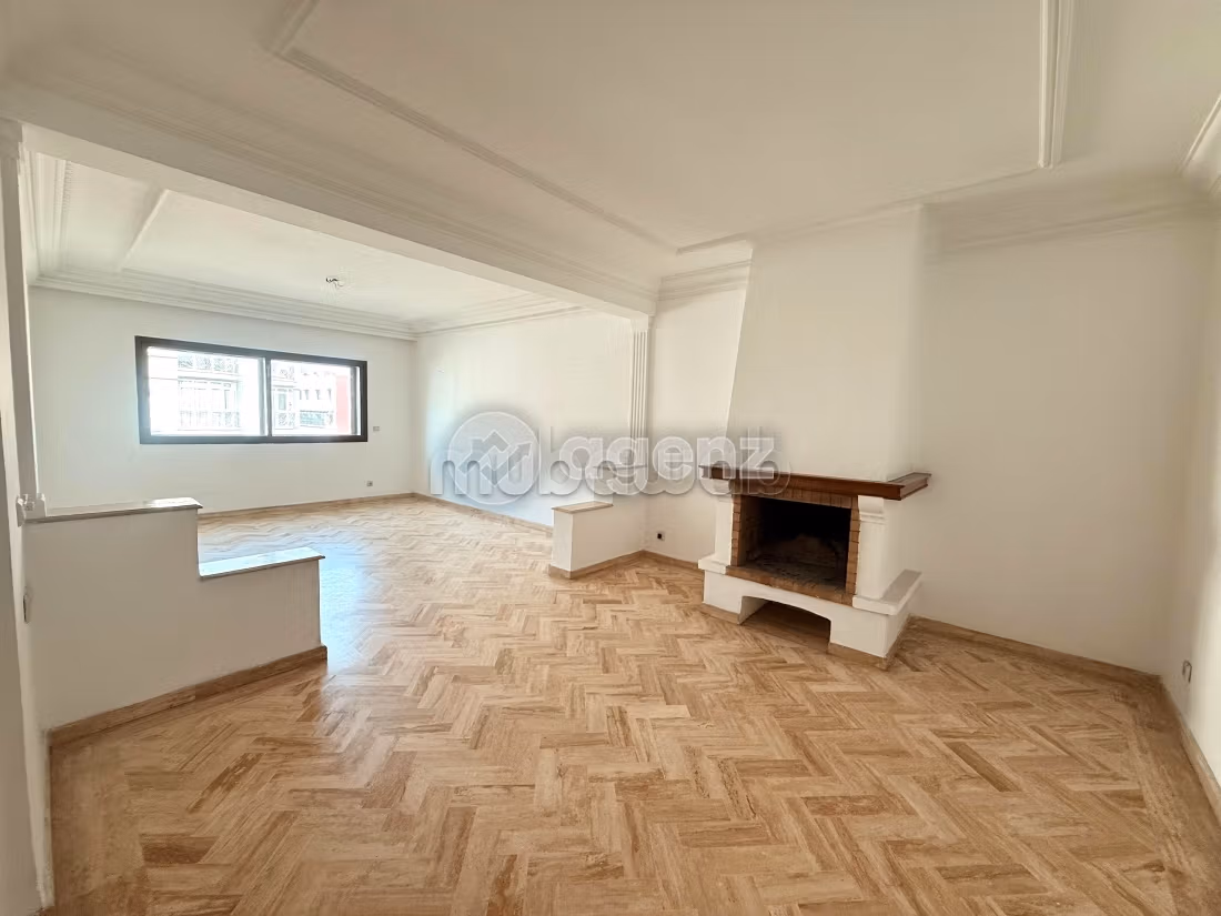 Piso en venta en Burger. 2 dormitorios. Terraza y ascensor