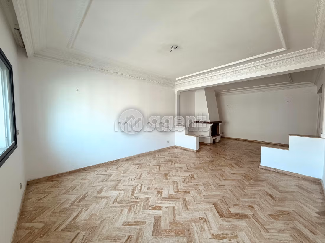 Piso en venta en Burger. 2 dormitorios. Terraza y ascensor