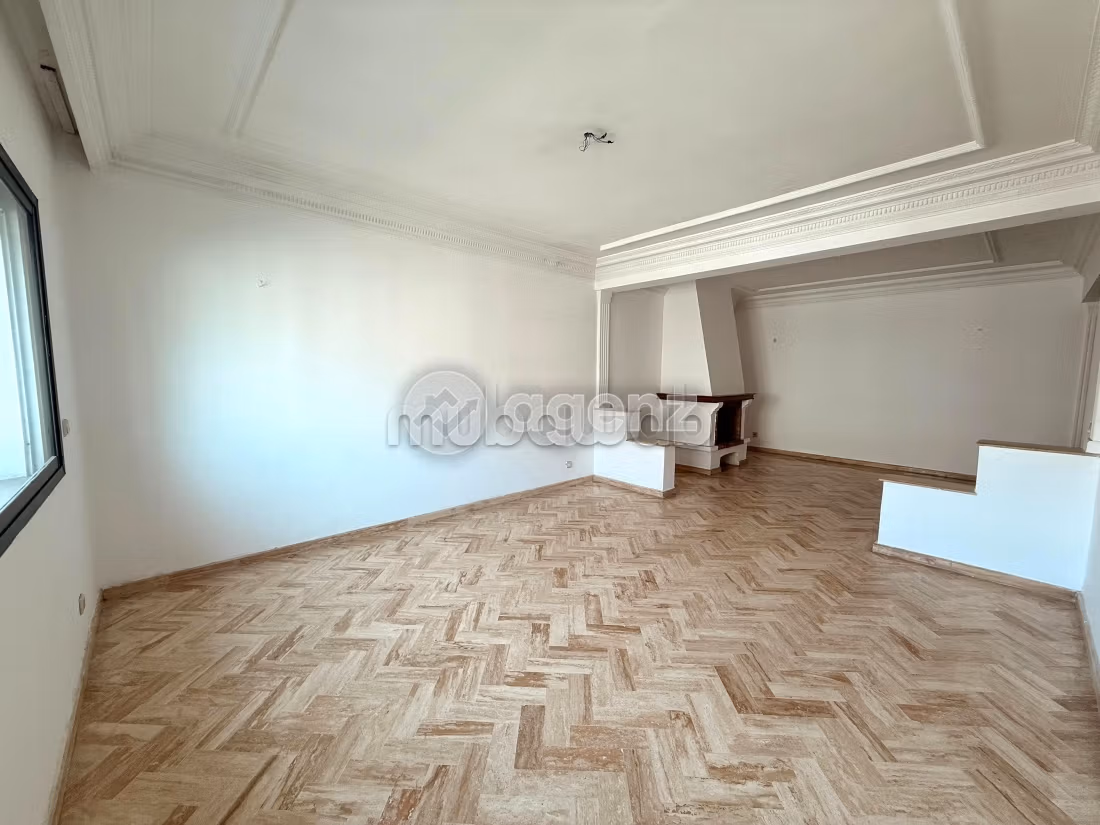 Piso en venta en Burger. 2 dormitorios. Terraza y ascensor
