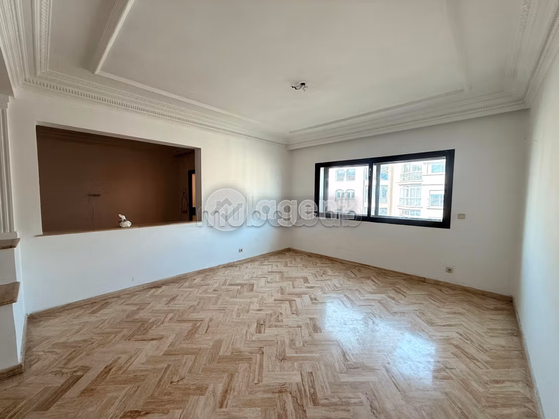 Piso en venta en Burger. 2 dormitorios. Terraza y ascensor