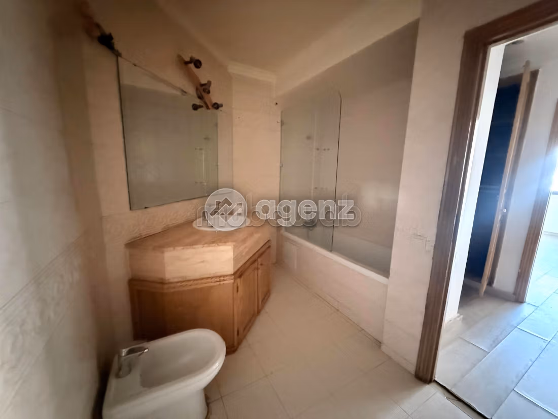 Piso en venta en Burger. 2 dormitorios. Terraza y ascensor