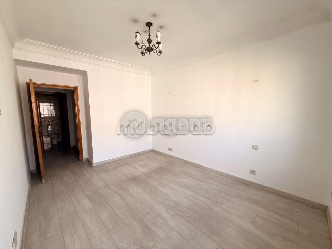 Piso en venta en Burger. 2 dormitorios. Terraza y ascensor