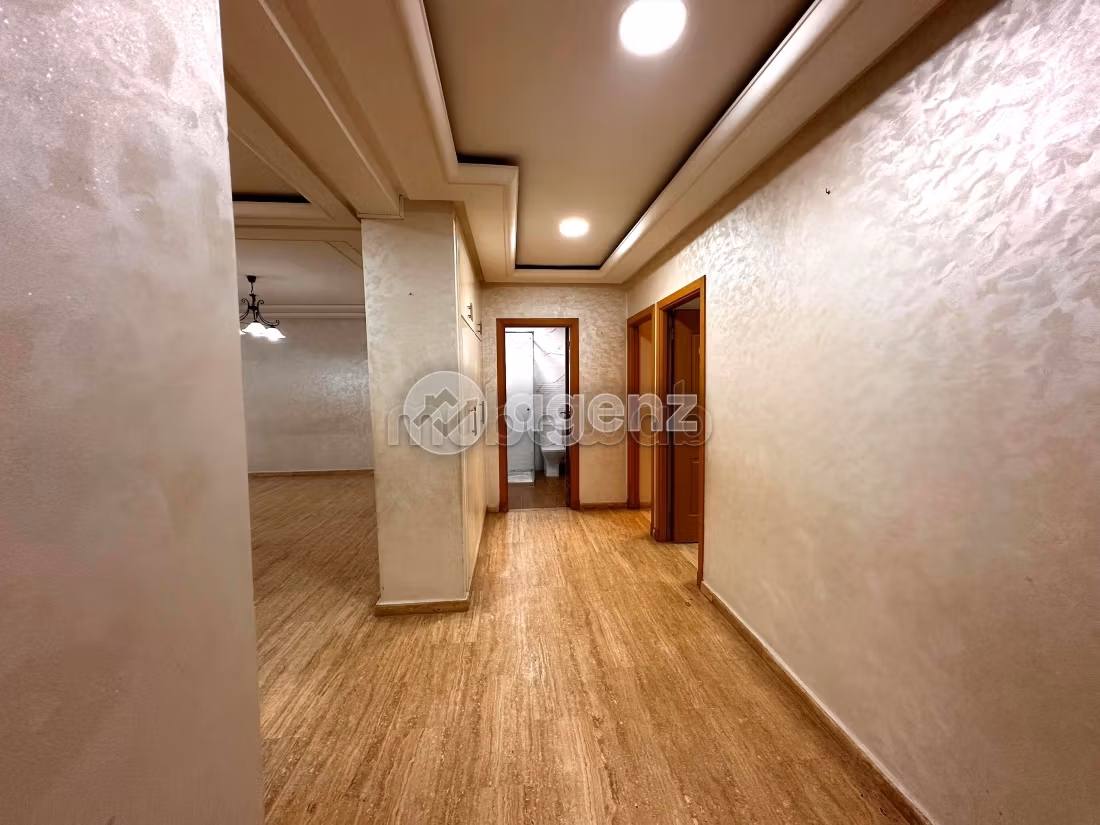 Piso en venta. 3 bonitas habitaciones. Con garaje y ascensor