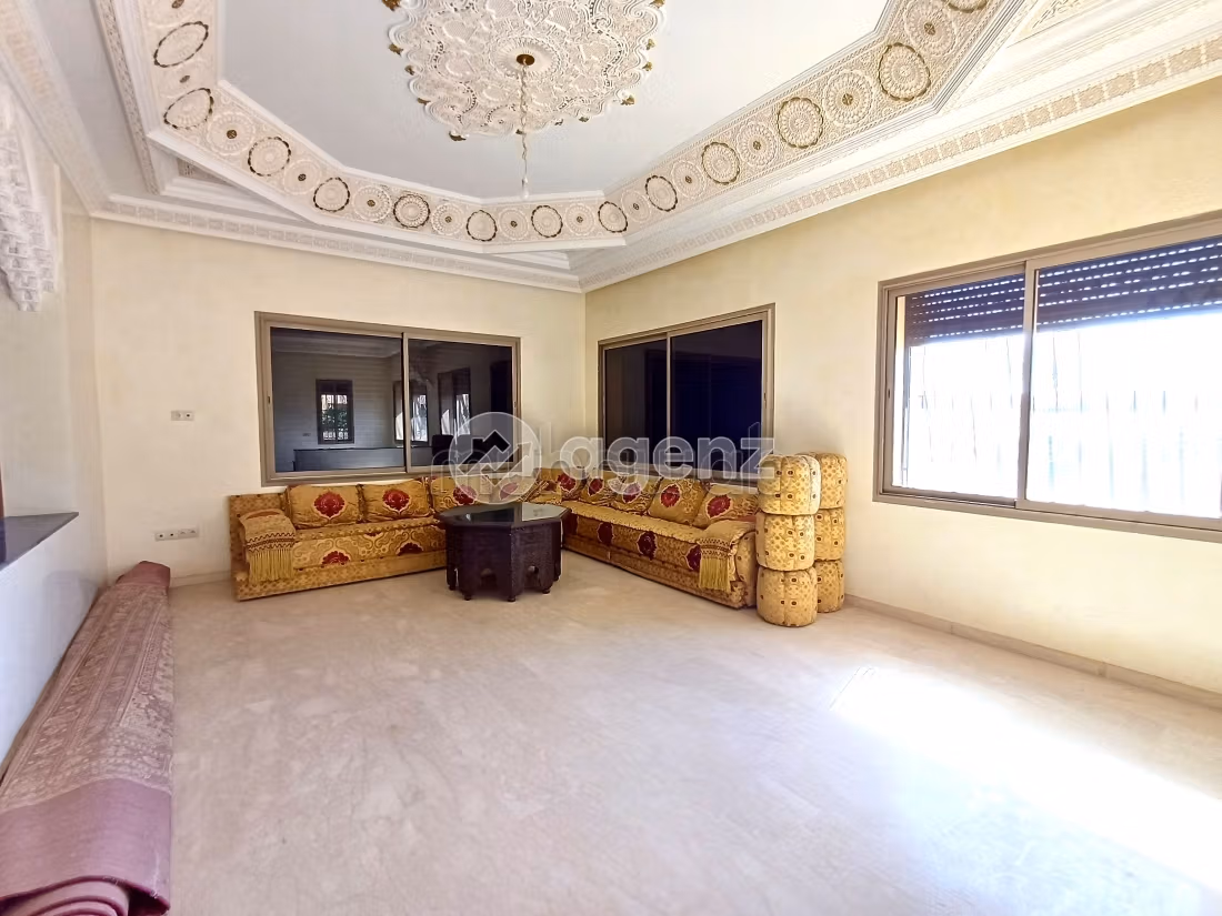 Luxury villa for sale in Hay Targa. Small area 650 m². Private car park