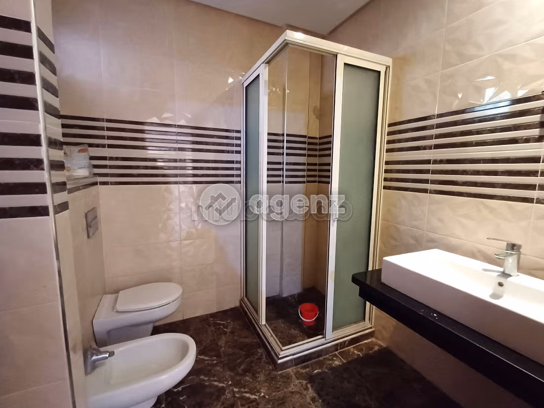 Luxury villa for sale in Hay Targa. Small area 650 m². Private car park
