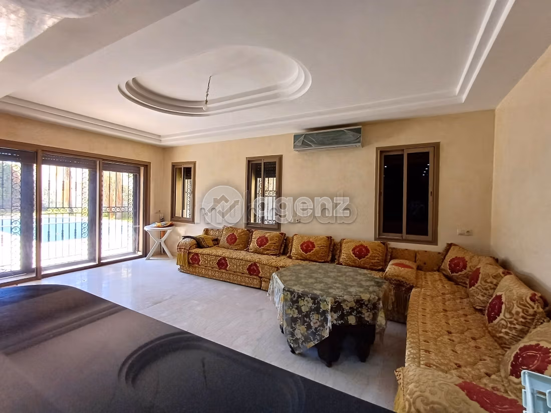 Luxury villa for sale in Hay Targa. Small area 650 m². Private car park