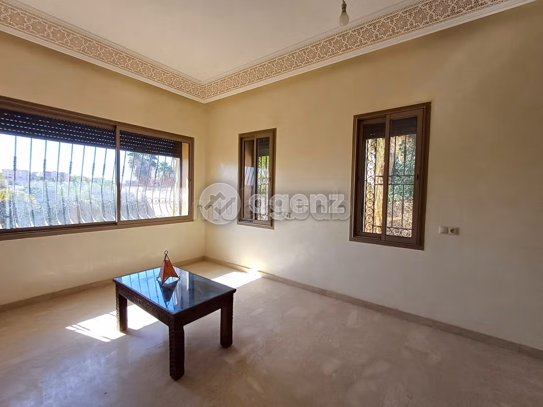 Luxury villa for sale in Hay Targa. Small area 650 m². Private car park