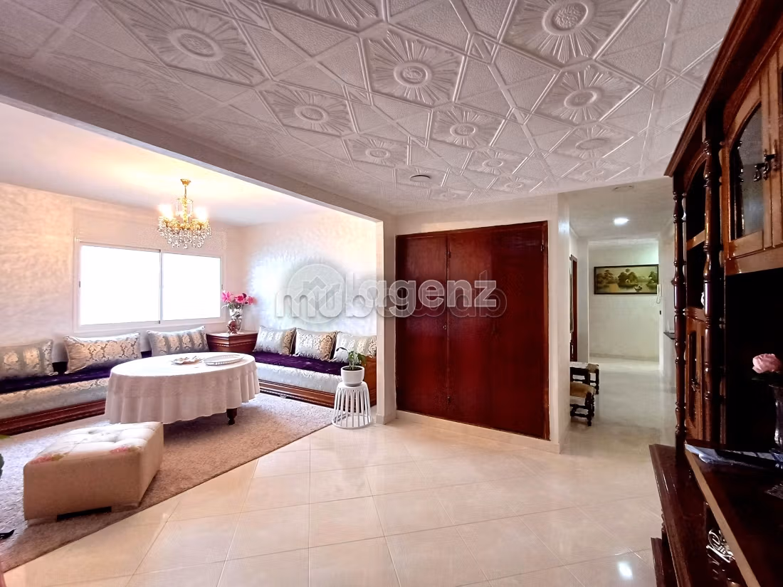 Fabulous apartment for sale in Maârif Extension. 2 lovely rooms. No Lift, Balcony