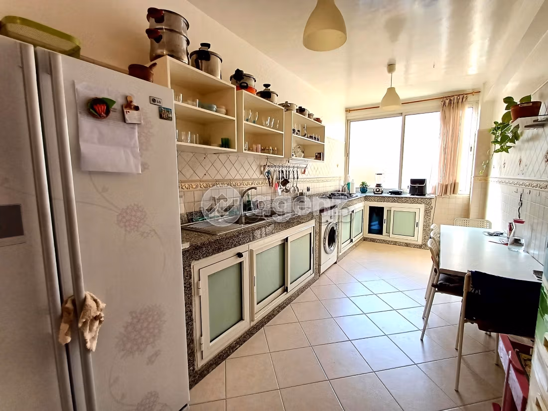 Fabulous apartment for sale in Maârif Extension. 2 lovely rooms. No Lift, Balcony