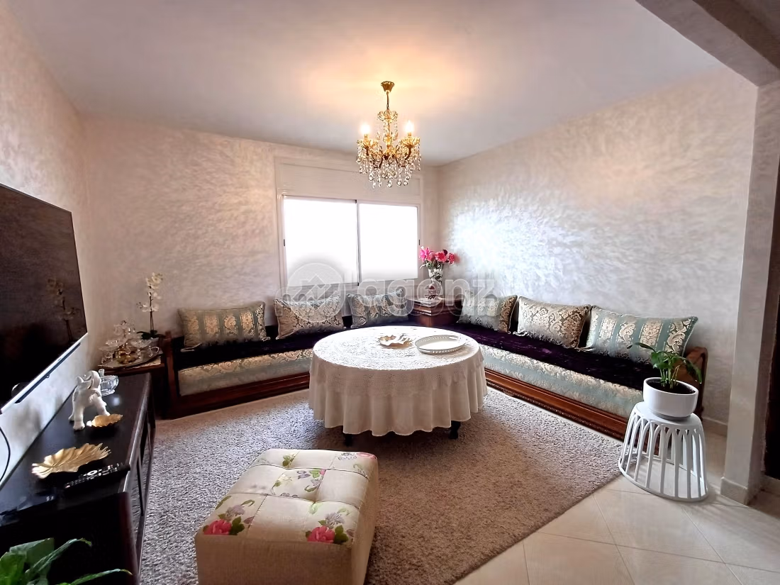 Fabulous apartment for sale in Maârif Extension. 2 lovely rooms. No Lift, Balcony