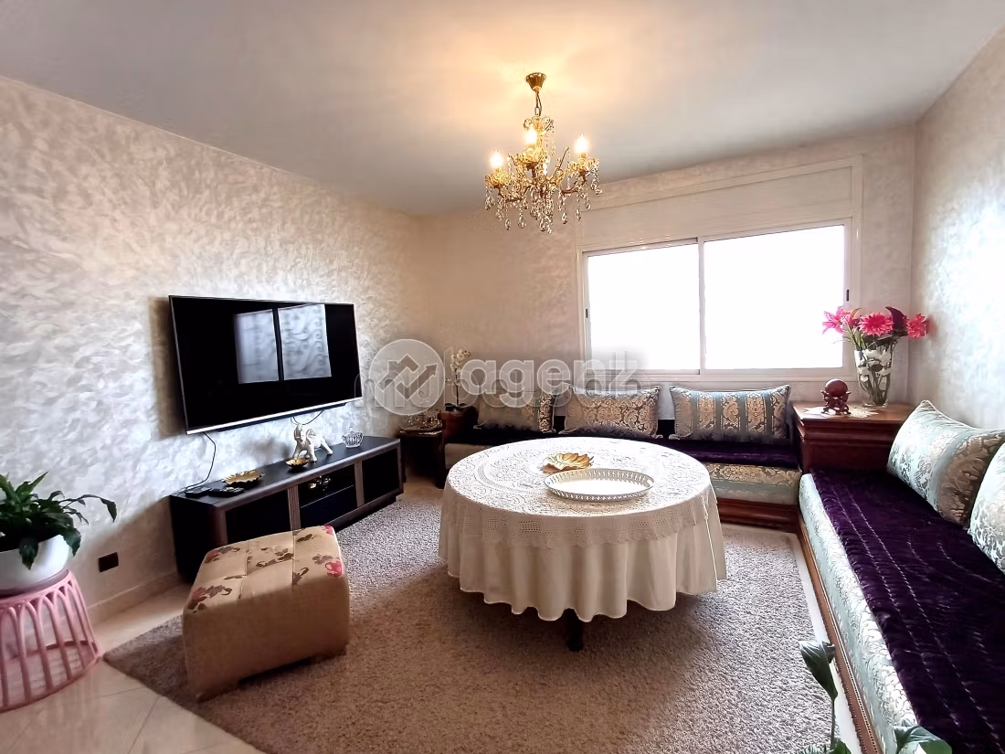 Fabulous apartment for sale in Maârif Extension. 2 lovely rooms. No Lift, Balcony
