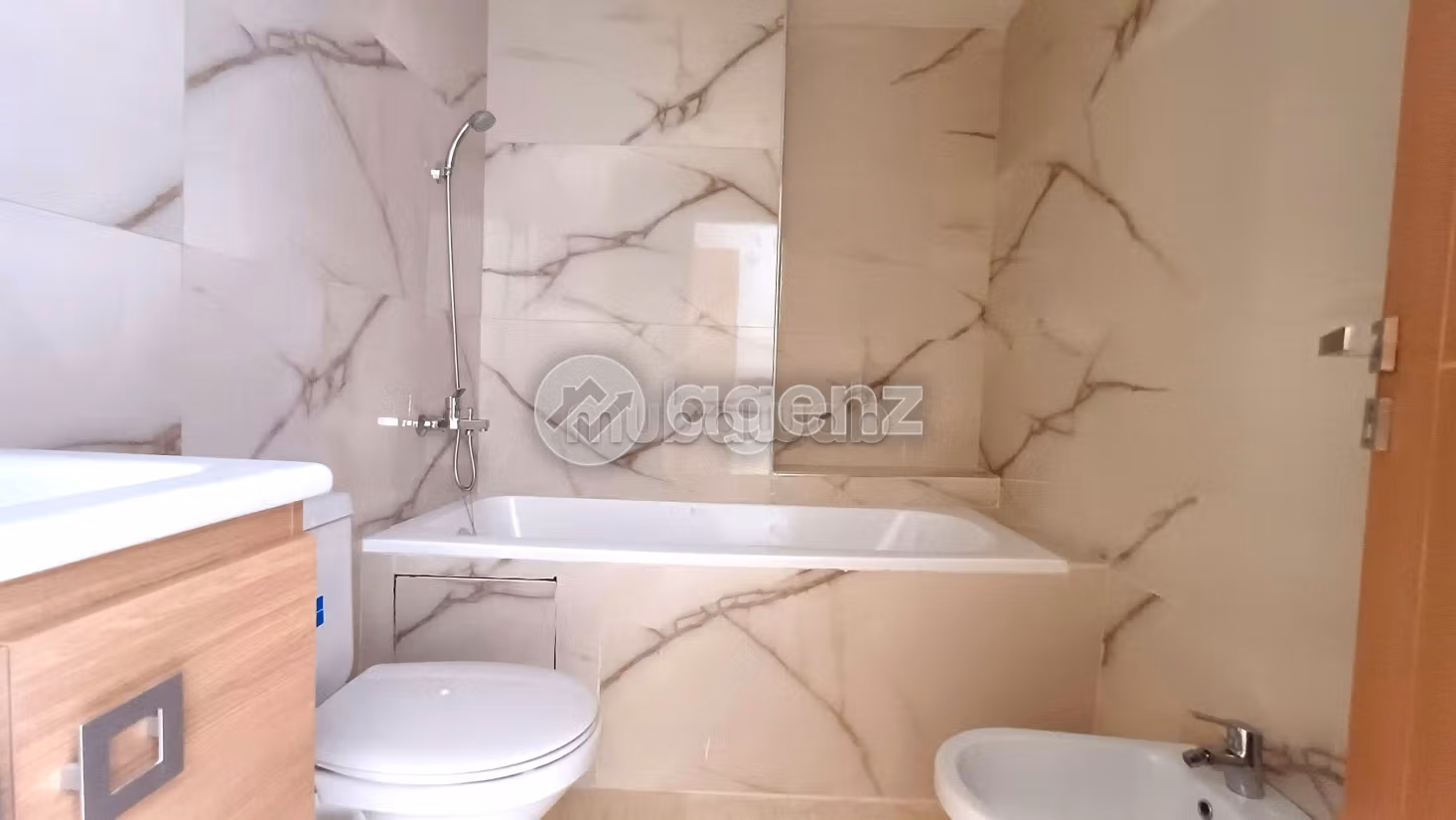 Se vende piso en Manar. 2 dormitorios. Ascensor y garaje