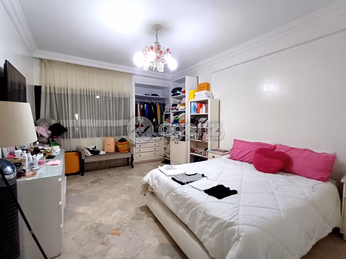 Magnífico piso en venta. 3 dormitorios. Bodega, gran terraza