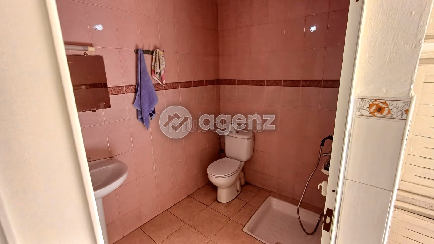 Kopen: appartementen in Maârif Extension. 3 Slaapkamers. Volledig gemeubileerd