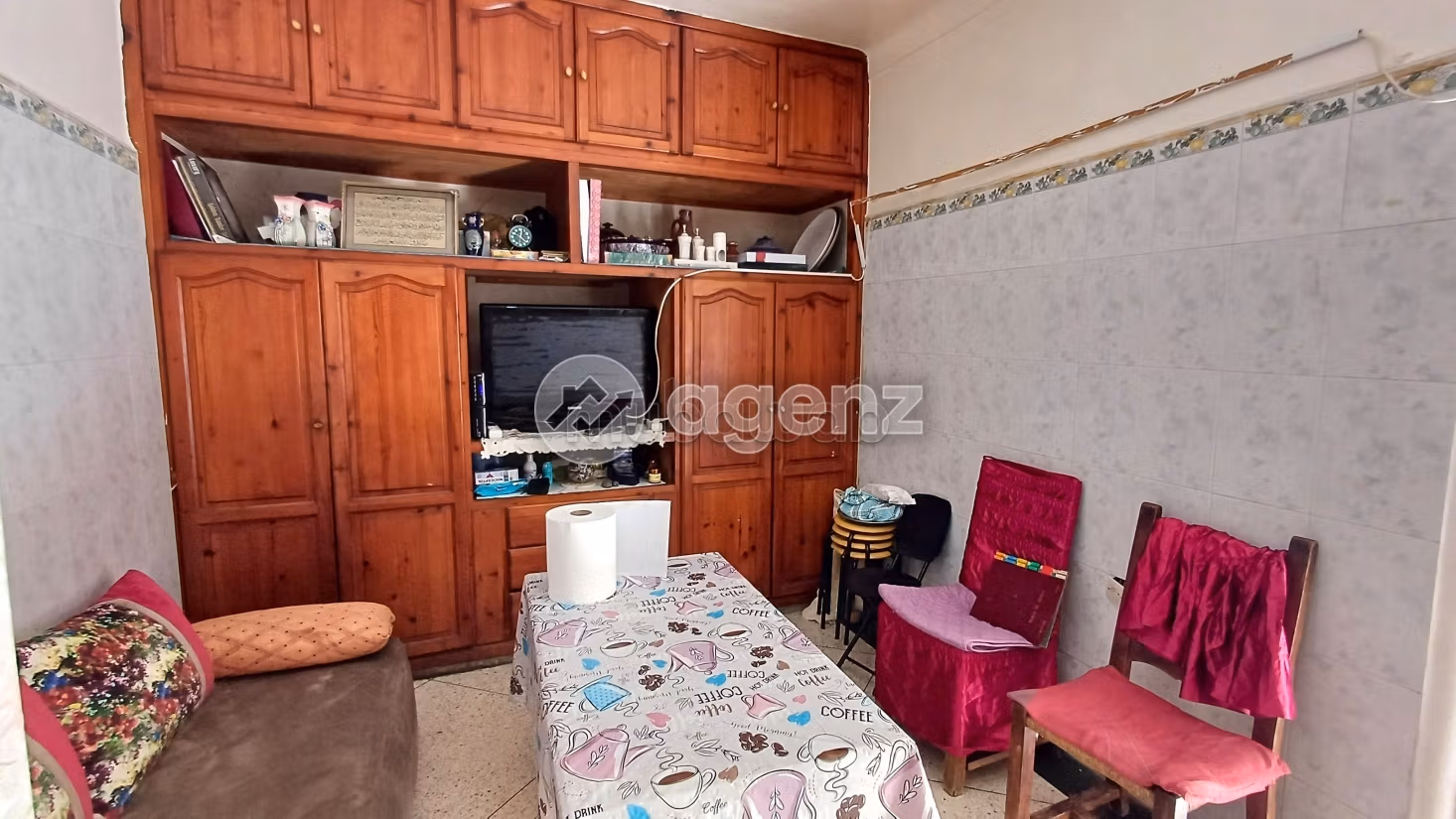 Kopen: appartementen in Maârif Extension. 3 Slaapkamers. Volledig gemeubileerd