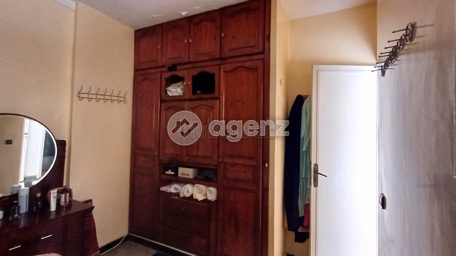 Kopen: appartementen in Maârif Extension. 3 Slaapkamers. Volledig gemeubileerd
