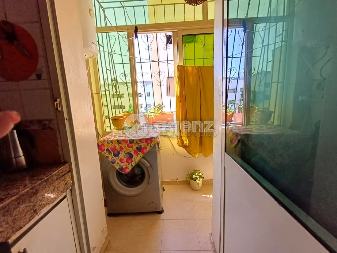 Apartment for sale in Californie. 2 rooms. With garage and lift