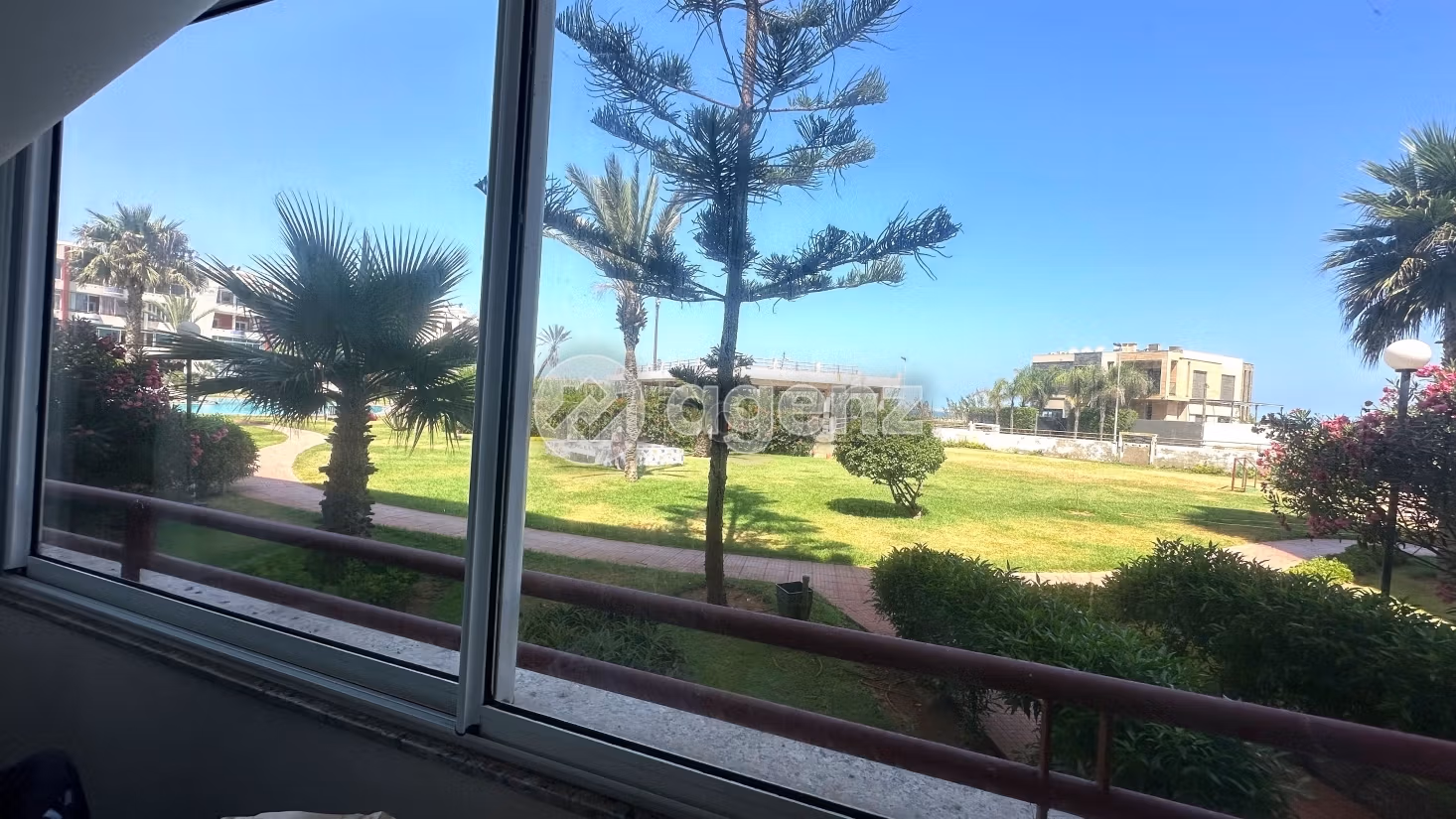 Sale of a lovely apartment in Monica. Area of 109 m². Private car park