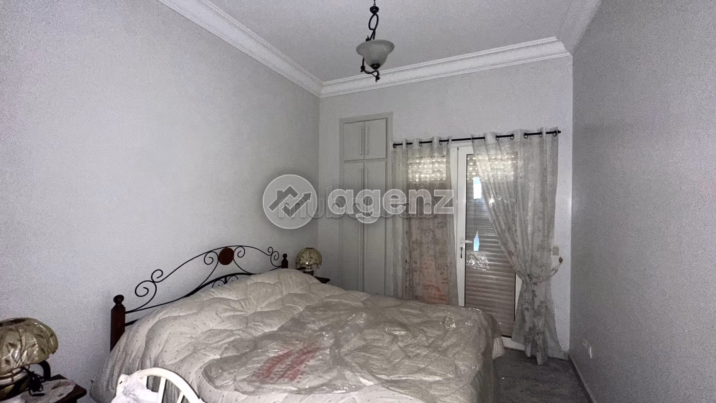 Sale of a lovely apartment in Monica. Area of 109 m². Private car park