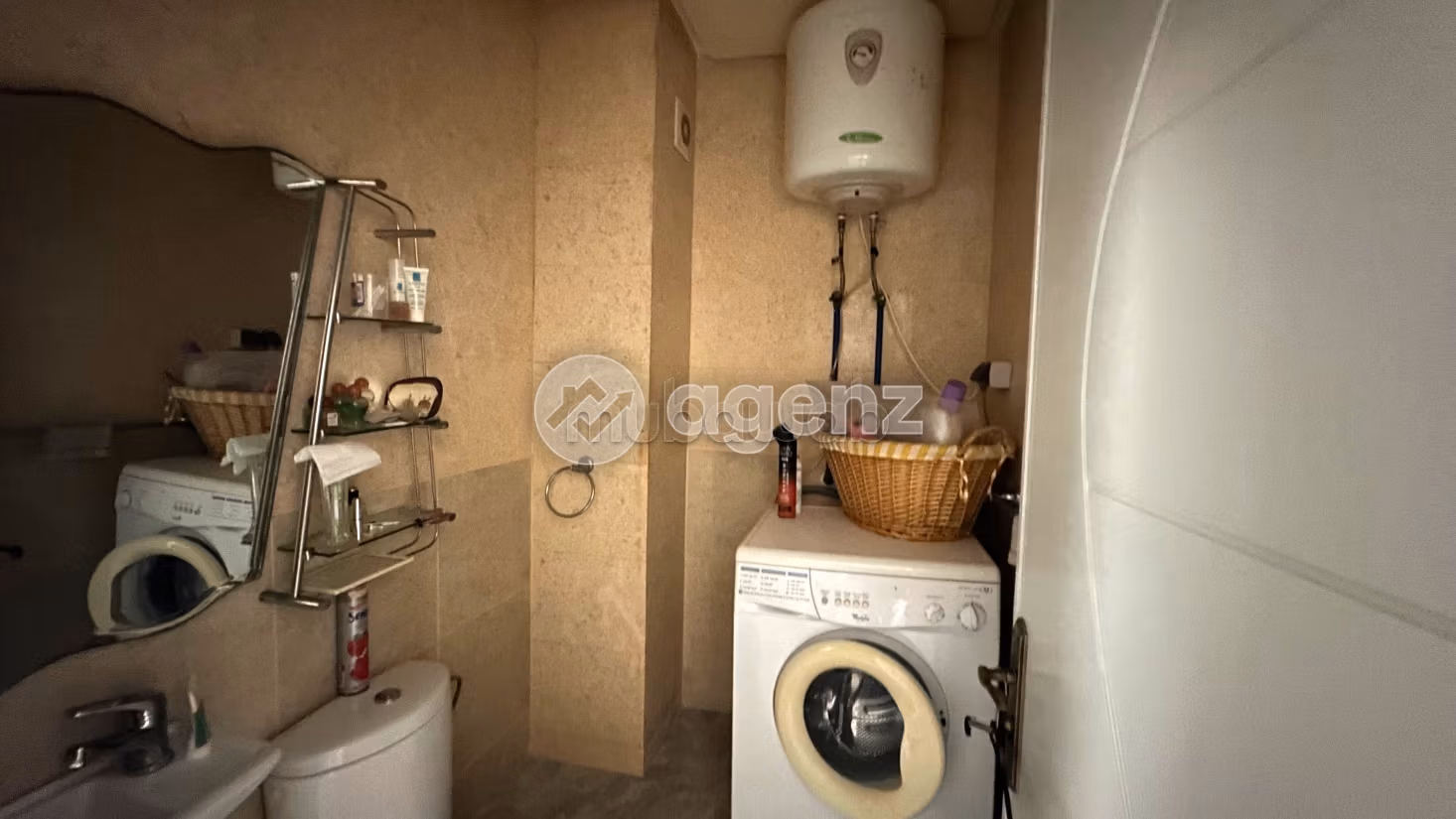 Sale of a lovely apartment in Monica. Area of 109 m². Private car park