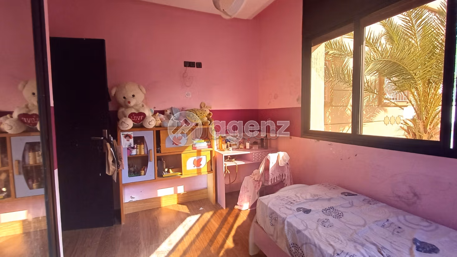 Vendita appartamento a Hay El Menzah. 3 camere. Cucina completamente equipaggiata