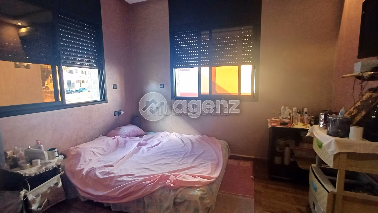 Vendita appartamento a Hay El Menzah. 3 camere. Cucina completamente equipaggiata
