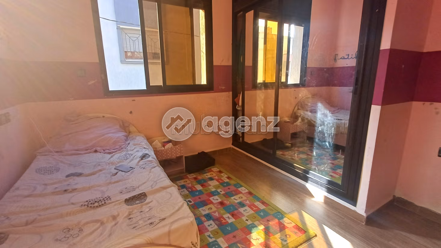 Vendita appartamento a Hay El Menzah. 3 camere. Cucina completamente equipaggiata